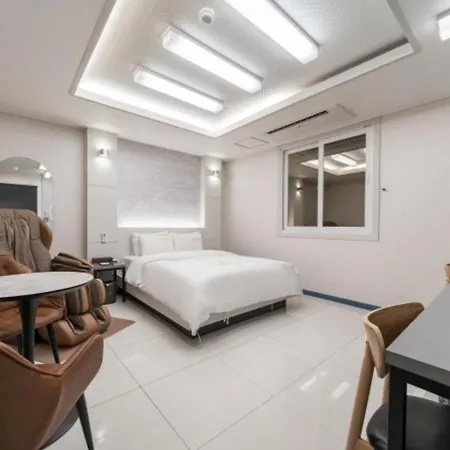 Ballantine Business Hotel Gwangju Metropolitan City Exterior photo